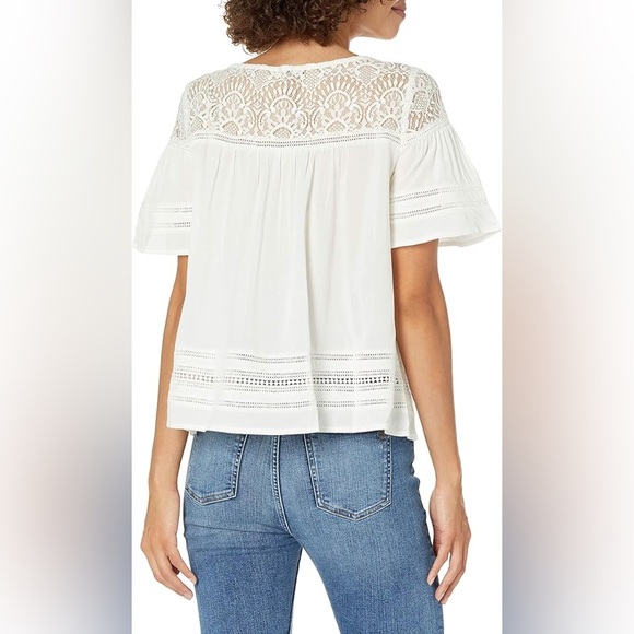 BB Dakota White Relaxed Ruffled Blouse with Short Sleeves - Picture 2 of 7